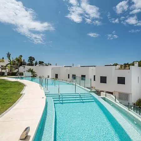 Puente Premium Rooftop & Garden Apartment
