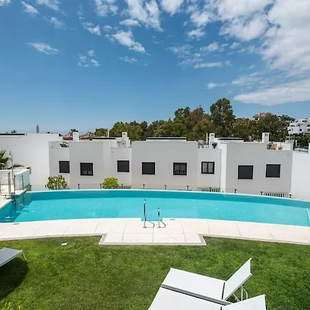 Puente Premium Rooftop & Garden *