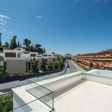 Puente Premium Rooftop & Garden Marbella