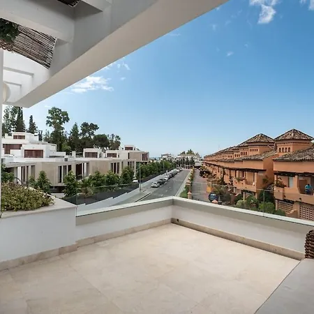 Apartment Puente Premium Rooftop & Garden