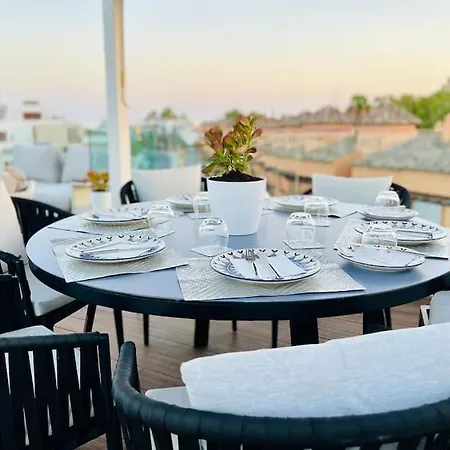 Puente Premium Rooftop & Garden Apartment Marbella