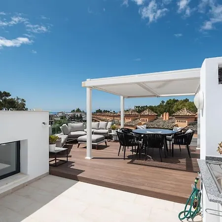 Puente Premium Rooftop & Garden Marbella