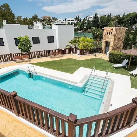 Puente Premium Rooftop & Garden Apartment Marbella