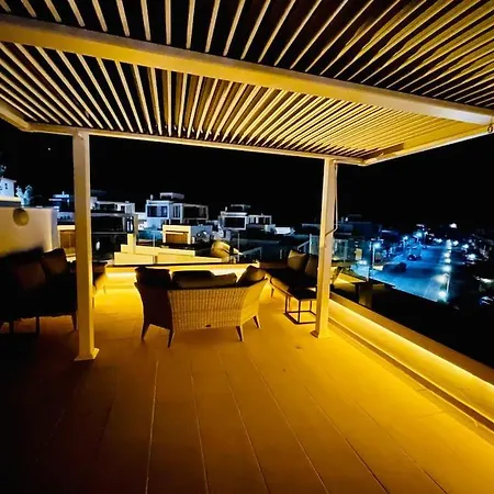 Puente Premium Rooftop & Garden Apartment *