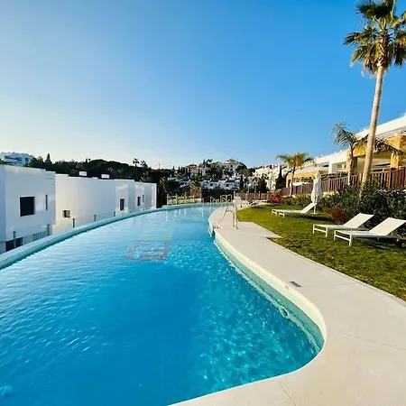 Apartment Puente Premium Rooftop & Garden *