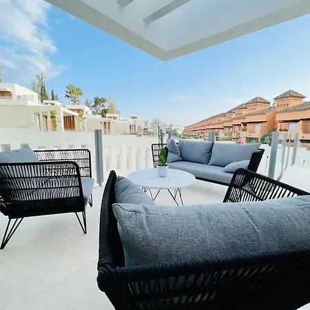 Puente Premium Rooftop & Garden *