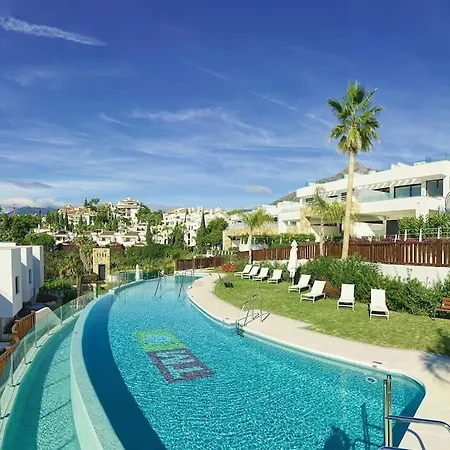 Puente Premium Rooftop & Garden Marbella