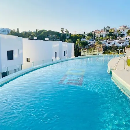 Puente Premium Rooftop & Garden Marbella