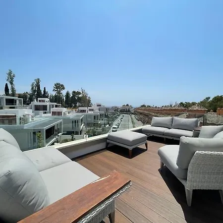 Puente Premium Rooftop & Garden Apartment