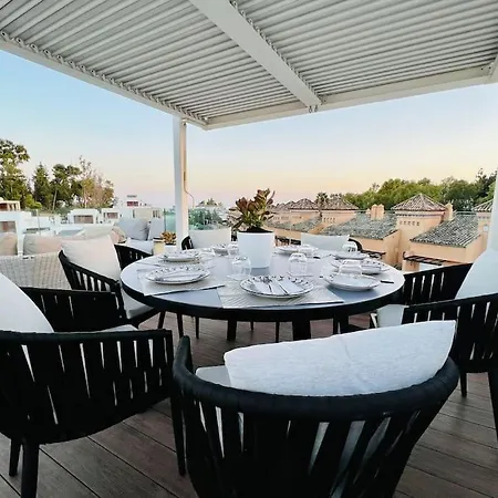 Puente Premium Rooftop & Garden Apartment