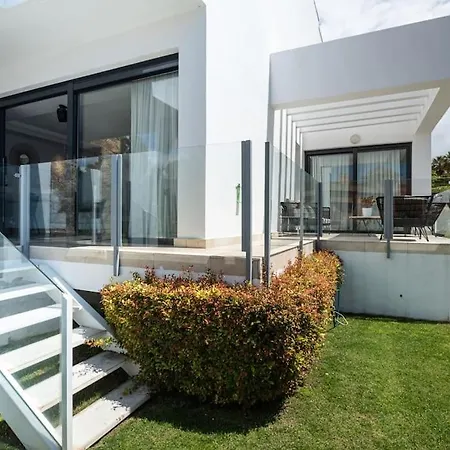 Apartment Puente Premium Rooftop & Garden